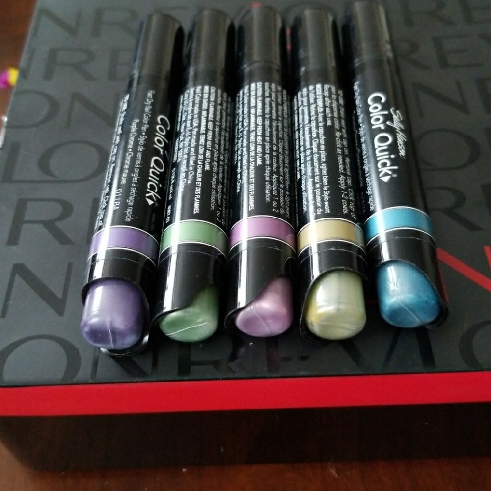 NWOT 5 Sally Hansen Color Quick